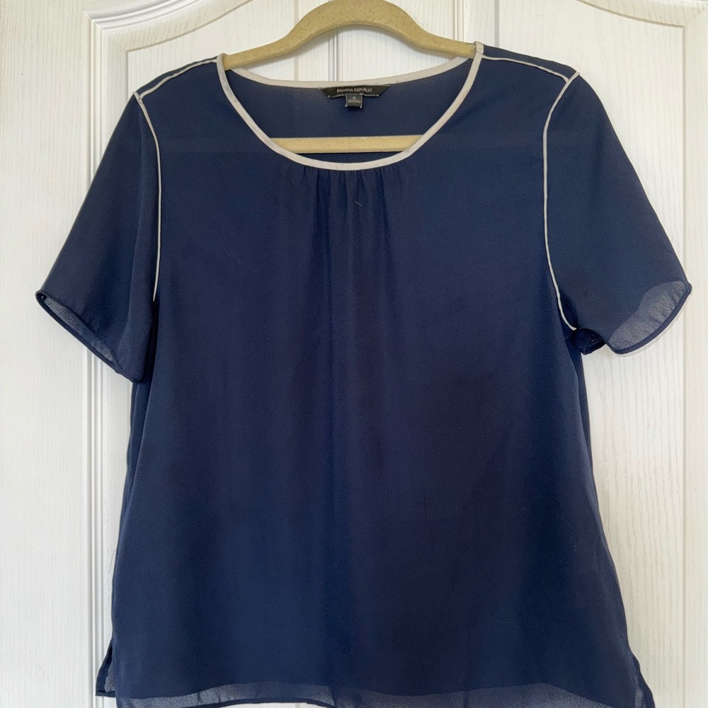 Banana Republic Navy Blouse with White Trim Size Small